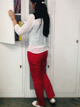 「MANGO（マンゴ）のアイテム（スラックス）」を使った、WaiChingさん（レディース・165cm）の冬コーディネート