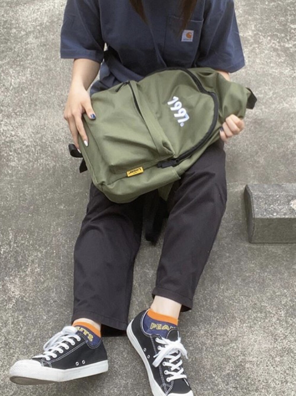 「carhartt、古着、古着MIX、古着コーデ、ストリート、いいね、save、フォローお願いします🤑」｜「youthloserのアイテム（バックパック/リュック、グリーン系）」を使った、리노🌧さん（レディース・165cm）の夏コーディネートの1枚目の写真