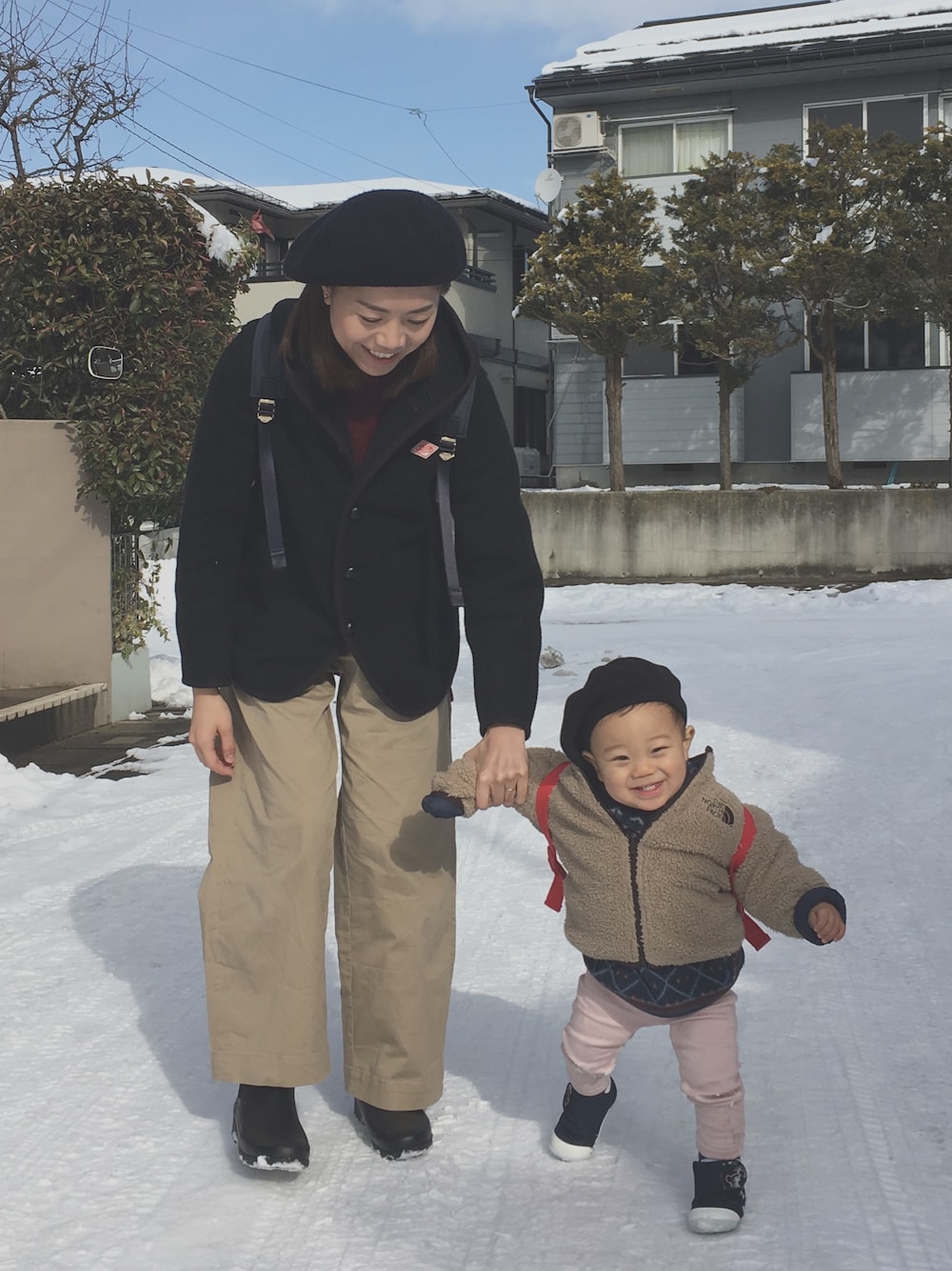 「キッズコーデ、男の子コーデ、ザノースフェイス、ザラ、1歳、おやこーで。、おとこのこ、カジュアル」｜「THE NORTH FACEのTHE NORTH FACE / ベビー リバーシブル インサレーション ジャケット 17 (80～100cm)（ブルゾン、ブルー系）」を使った、ao☆さん（キッズ・70cm）の冬コーディネートの1枚目の写真