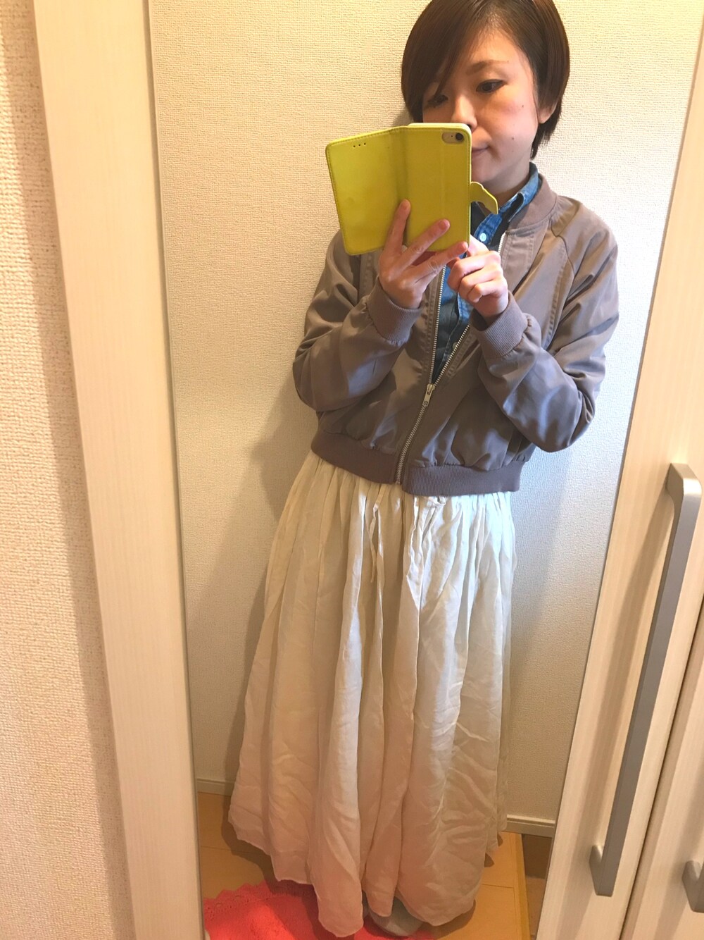 「LEPSIMのアイテム（スカート、ホワイト系）」を使った、ゆきぷさん（レディース・151cm）の秋コーディネートの1枚目の写真
