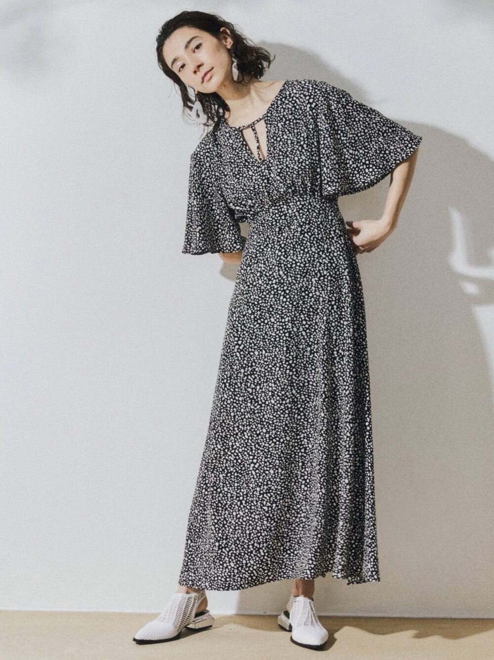 UN3D.（アンスリード）の「バックオープンプリントワンピース  