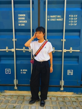 「MARC JACOBS（マークジェイコブス）のアイテム（ボディバッグ/ウエストポーチ）」を使った、Kaorukoさん（レディース・162cm）の秋コーディネート