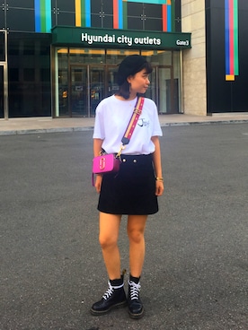 「MARC JACOBS（マークジェイコブス）のアイテム（ボディバッグ/ウエストポーチ）」を使った、Kaorukoさん（レディース・162cm）の秋コーディネート