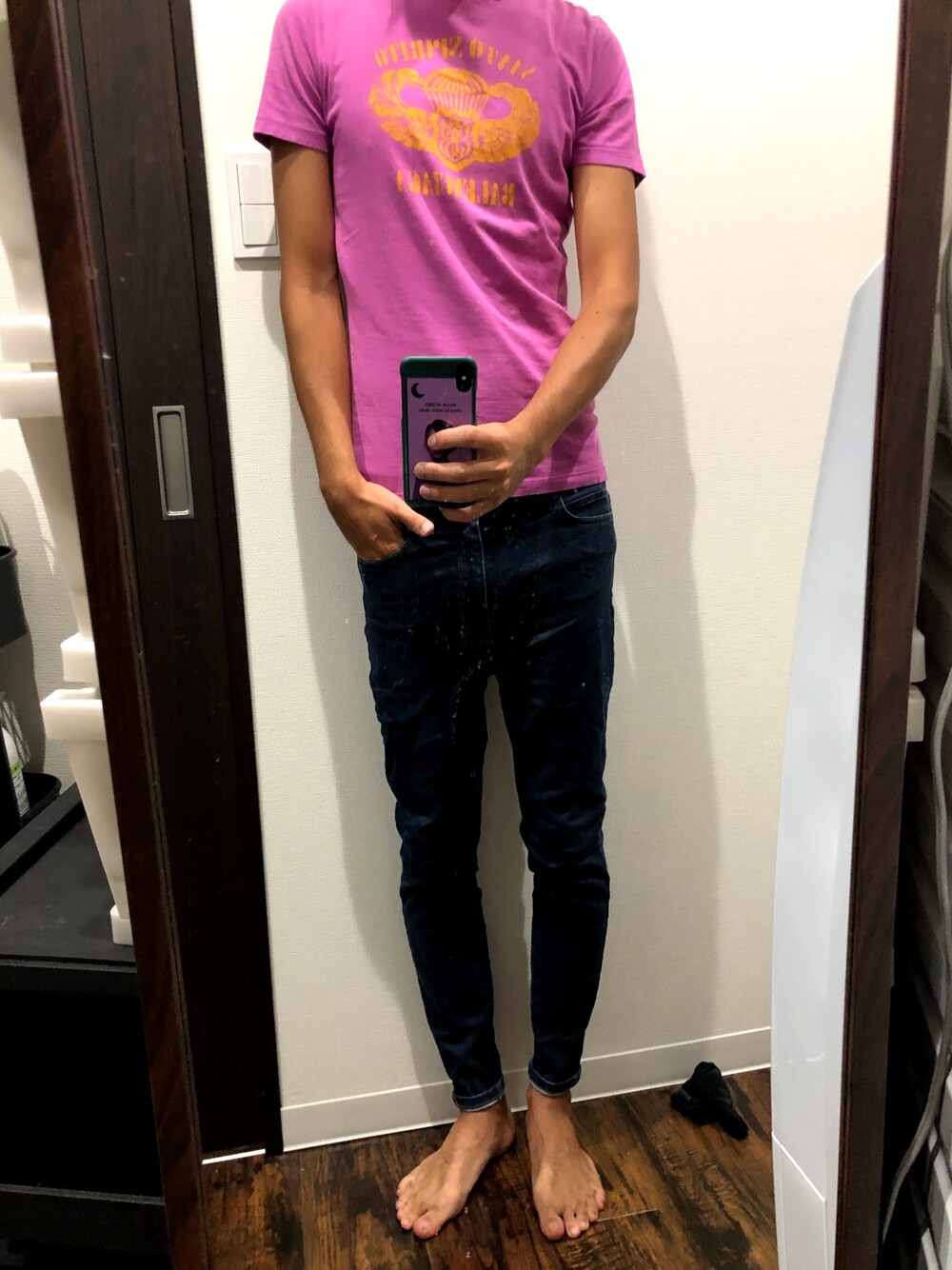 「BALENCIAGAのアイテム（Tシャツ/カットソー、オレンジ系）」を使った、あだむさん（メンズ・171cm）の秋コーディネートの1枚目の写真