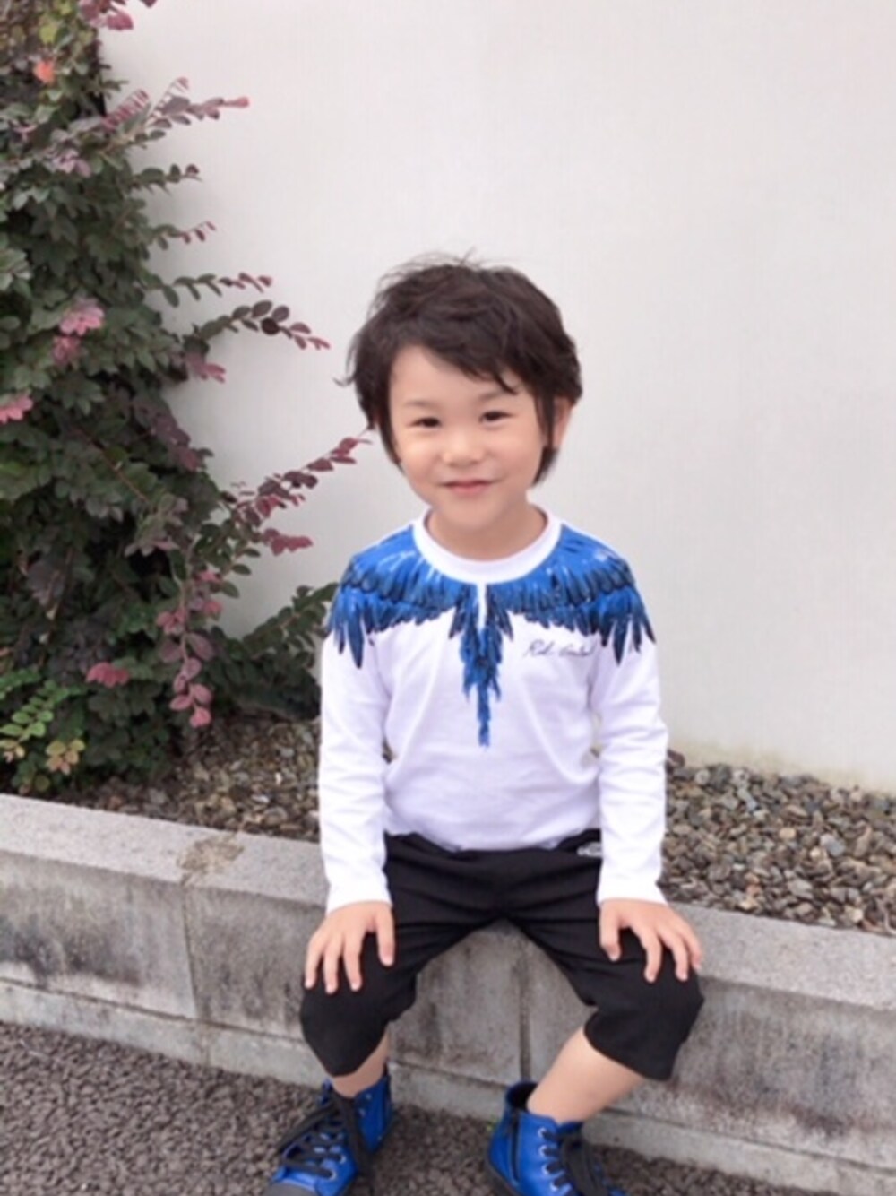 「RAD CUSTOM、RADCUSTOM、ラッドカスタム」｜「RAD CUSTOMのRAD CUSTOM/天竺羽プリント長袖Ｔシャツ（Tシャツ/カットソー、ブラック系）」を使った、巧さん（キッズ・110cm）の秋コーディネートの1枚目の写真