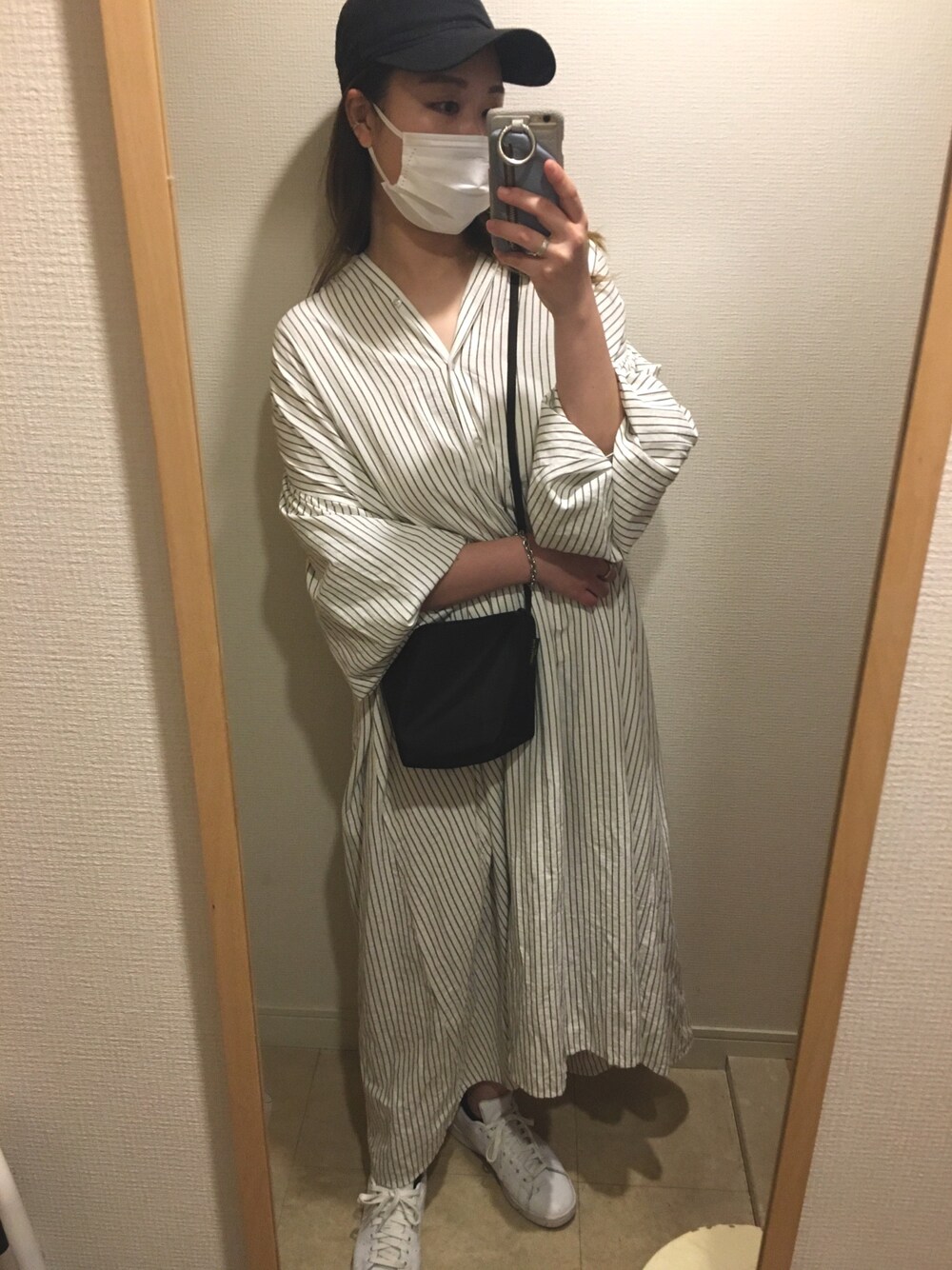 「ゆるコーデ、シンプル、休日スタイル、春コーデ」｜「Herve Chapelierのアイテム（ショルダーバッグ、ブラック系）」を使った、yukiさん（レディース・163cm）の春コーディネートの1枚目の写真