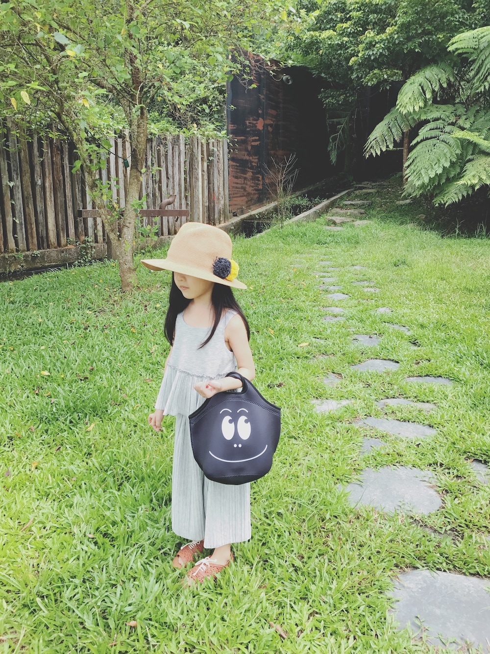 「ZARA KIDSのアイテム（チューブトップ、グレー系）」を使った、Iris.Cさん（キッズ・110cm）の冬コーディネートの1枚目の写真