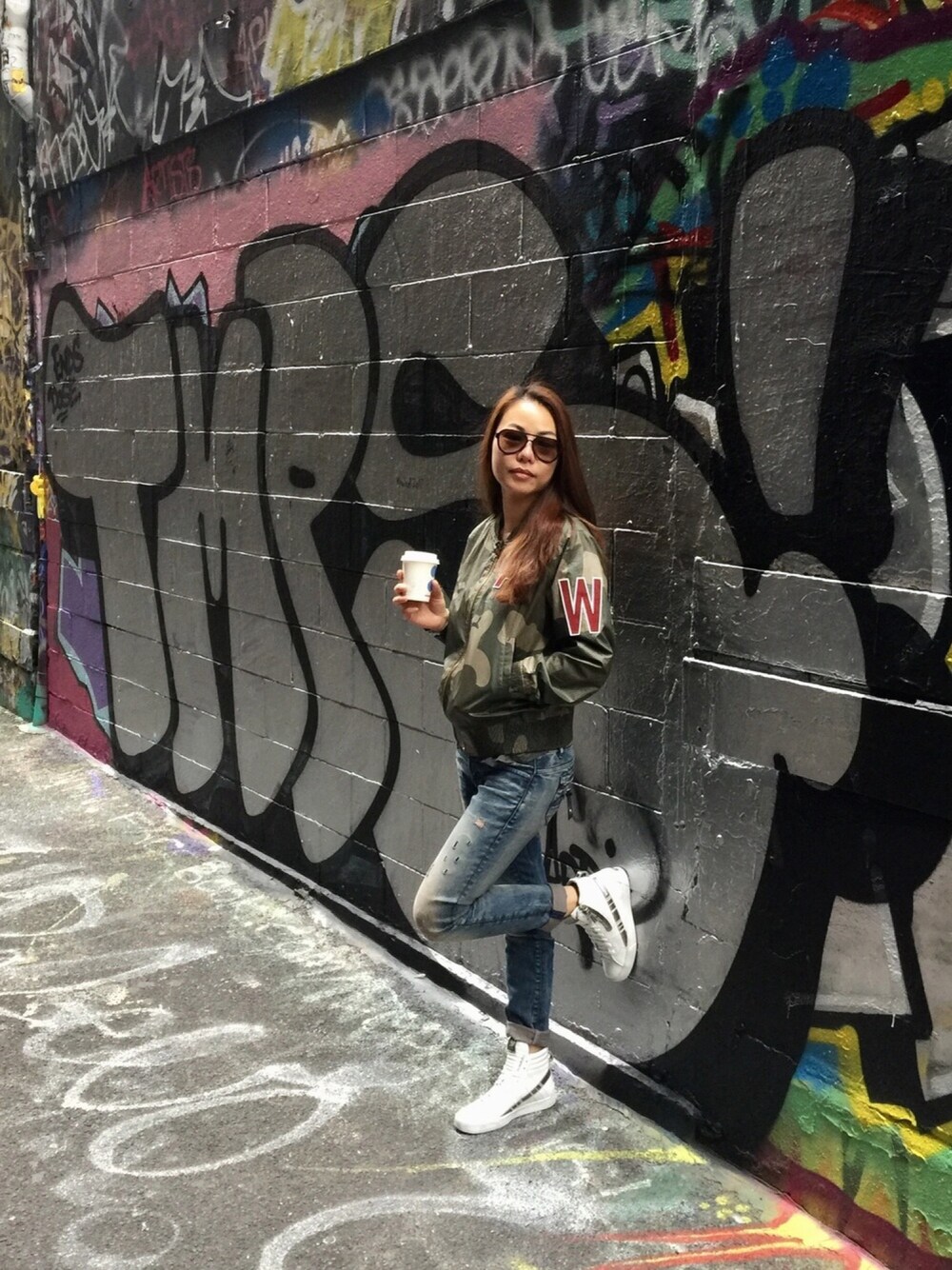 「gstar、gstarraw、Diesel、icberlin」｜「G-STAR RAWのアイテム（ブルゾン、グリーン系）」を使った、Fionaさん（レディース・168cm）の春コーディネートの1枚目の写真