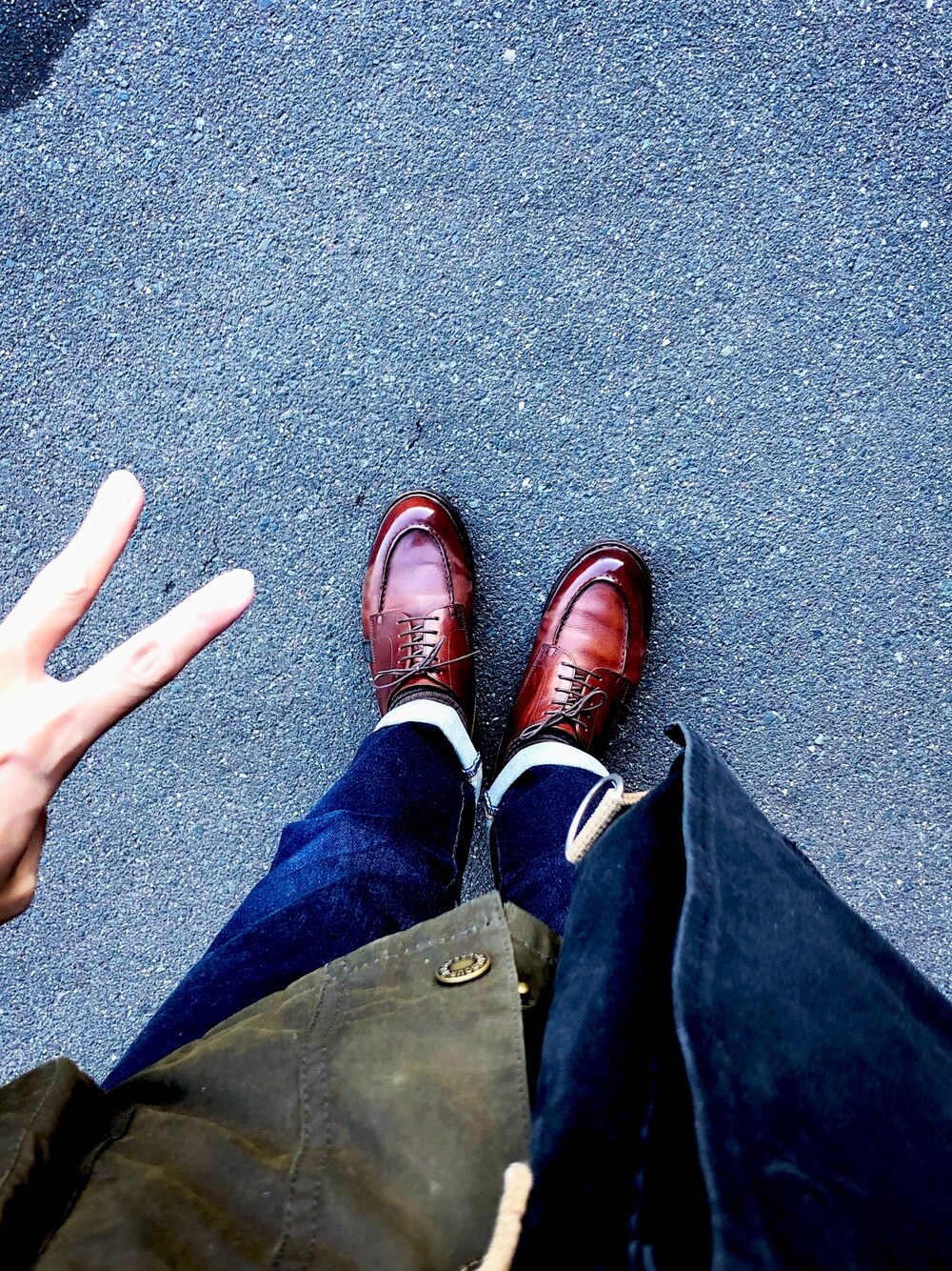 「おしゃれさんと繋がりたい、パラブーツ、Paraboot、リーバイス、Levis、デニム、デニムパンツ、barbour、休日スタイル、革靴」｜「ParabootのPARABOOT / パラブーツ　CHAMBORD/シャンボード（ドレスシューズ、ブラウン系）」を使った、黒猫文具店（愛妻家）さん（メンズ・179cm）の冬コーディネートの1枚目の写真