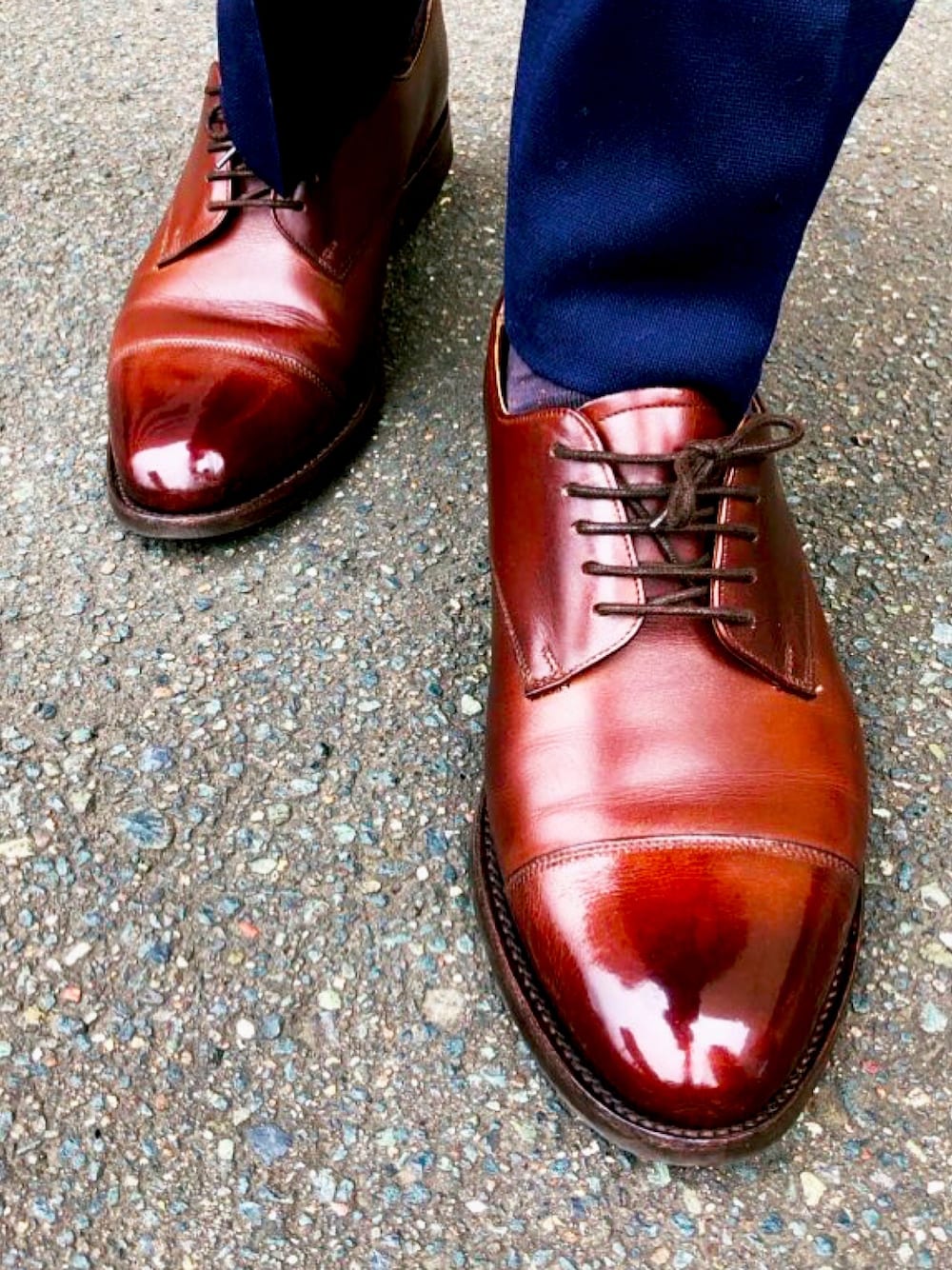 「スーツスタイル、クールビズ、革靴、Lloyd Footwear、ダービーシューズ、夏コーデ、仕事着、仕事コーデ、ブラウン、茶色」｜「Lloyd Footwearのアイテム（ドレスシューズ、ブラウン系）」を使った、黒猫文具店（愛妻家）さん（メンズ・179cm）の夏コーディネートの1枚目の写真