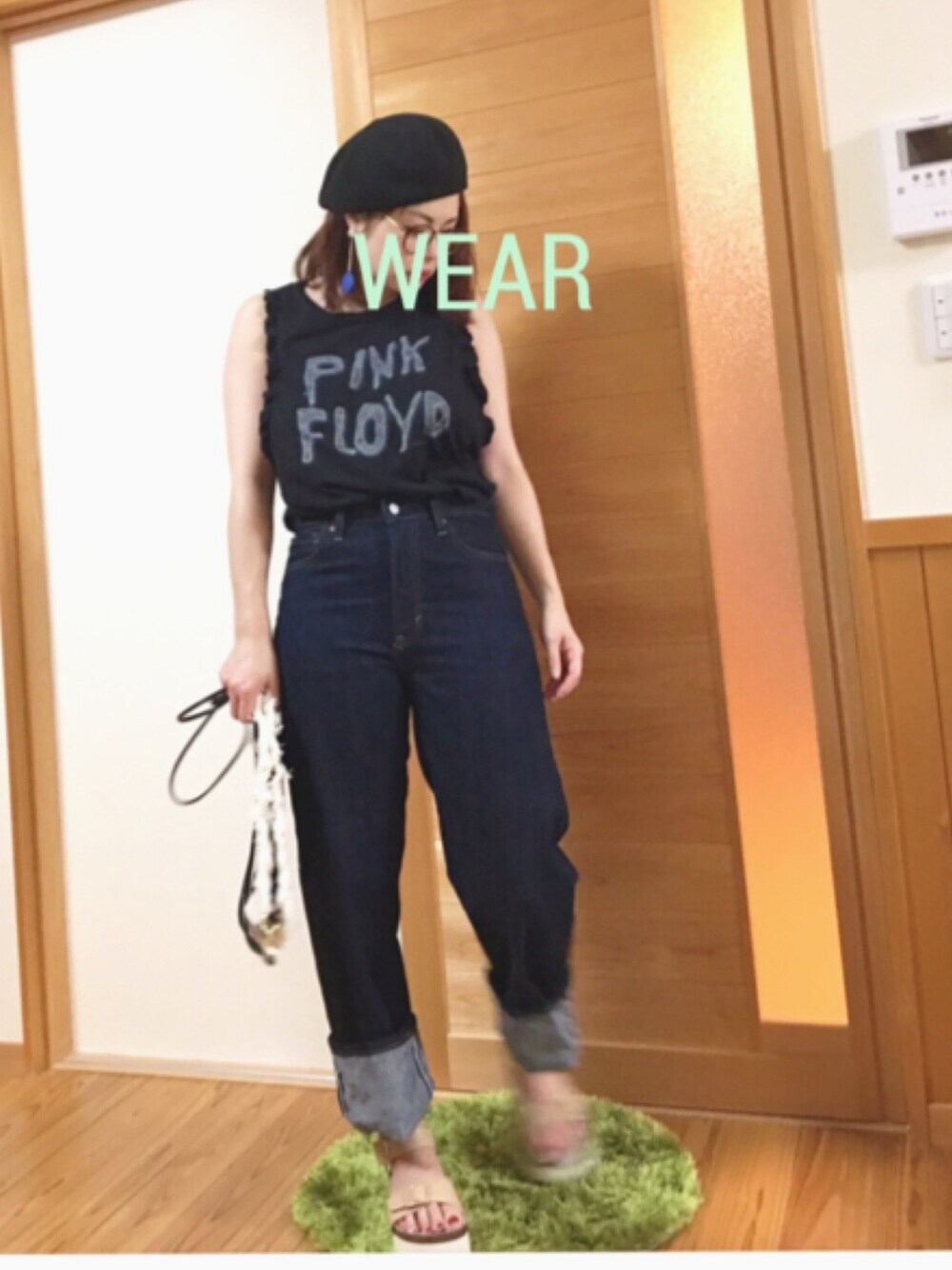 「夏コーデ、ロールアップデニム、ロックT、ベレー帽推奨委員会、ベレー帽×メガネ、ママコーデ、部屋撮り❤️部」｜「LEPSIMのサーモベレー　747195（ハンチング/ベレー帽、ブラック系）」を使った、くろ🍀😚さん（レディース・154cm）の夏コーディネートの1枚目の写真