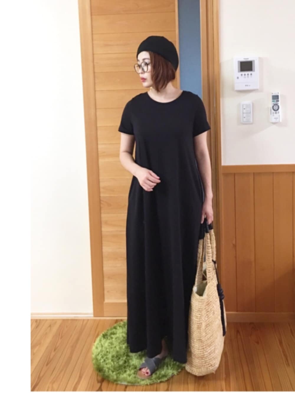 「ベレー帽推奨委員会、ベレー帽×メガネ、ロングワンピース、黒、ワントーンコーデ、魔女コーデ、サンダル、シンプルコーデ、ママコーデ、ラクチンコーデ」｜「LEPSIMのサーモベレー　747195（ハンチング/ベレー帽、ブラック系）」を使った、くろ🍀😚さん（レディース・154cm）の夏コーディネートの1枚目の写真