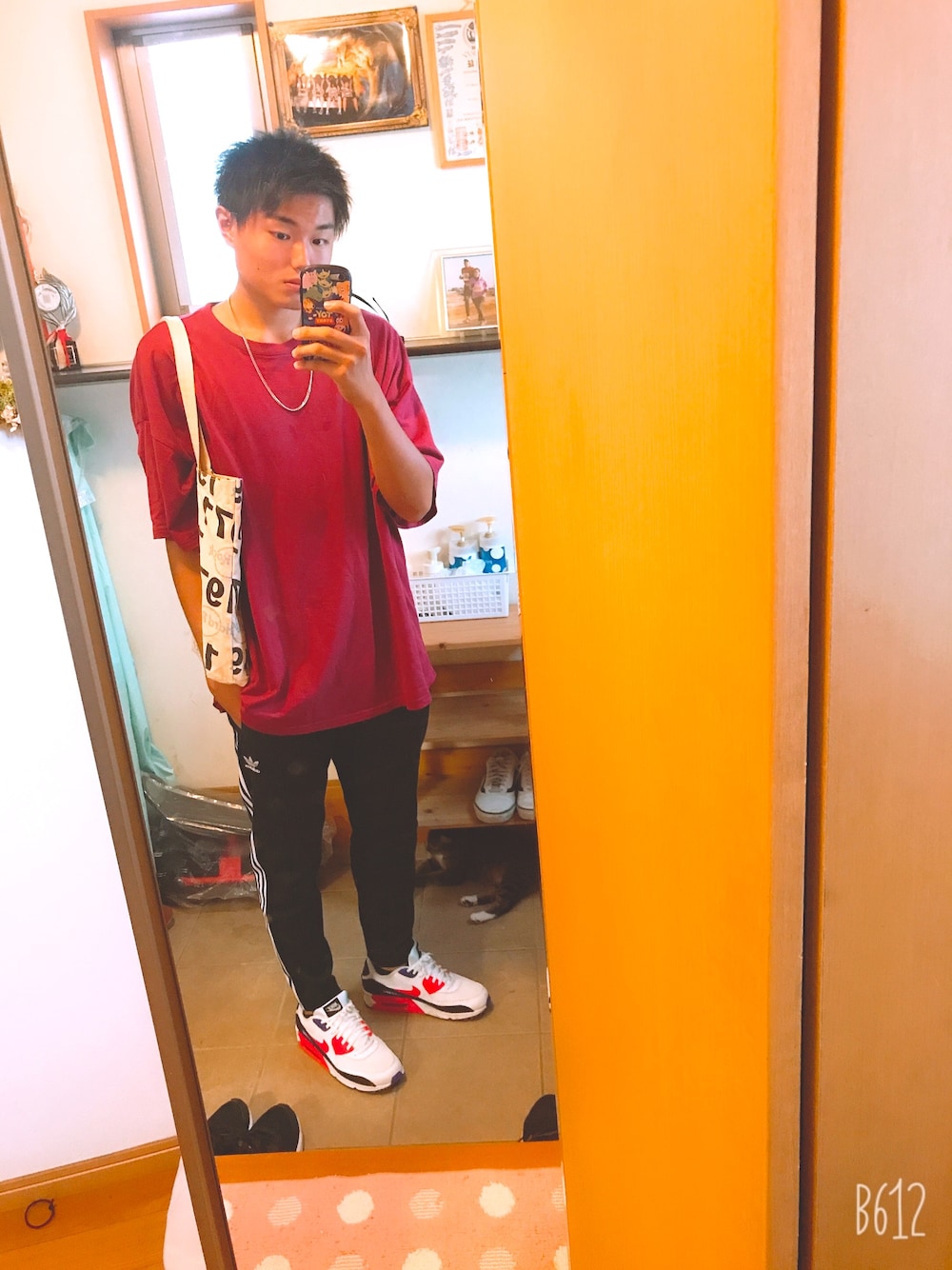 「今日のコーデ、オトナカジュアル、ゆるコーデ、夏コーデ、Tシャツ、ビックシルエット、ビッグT、ワントーンコーデ、ストリート、AVIREX」｜「BASQUIATのアイテム（Tシャツ/カットソー、レッド系）」を使った、しょうやさん（メンズ・180cm）の夏コーディネートの1枚目の写真