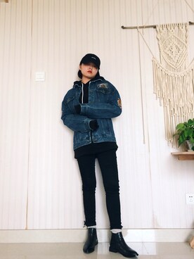 「C&Aのアイテム（デニムジャケット、ブルー系）」を使った、Cheny荧さん（レディース）の冬コーディネート