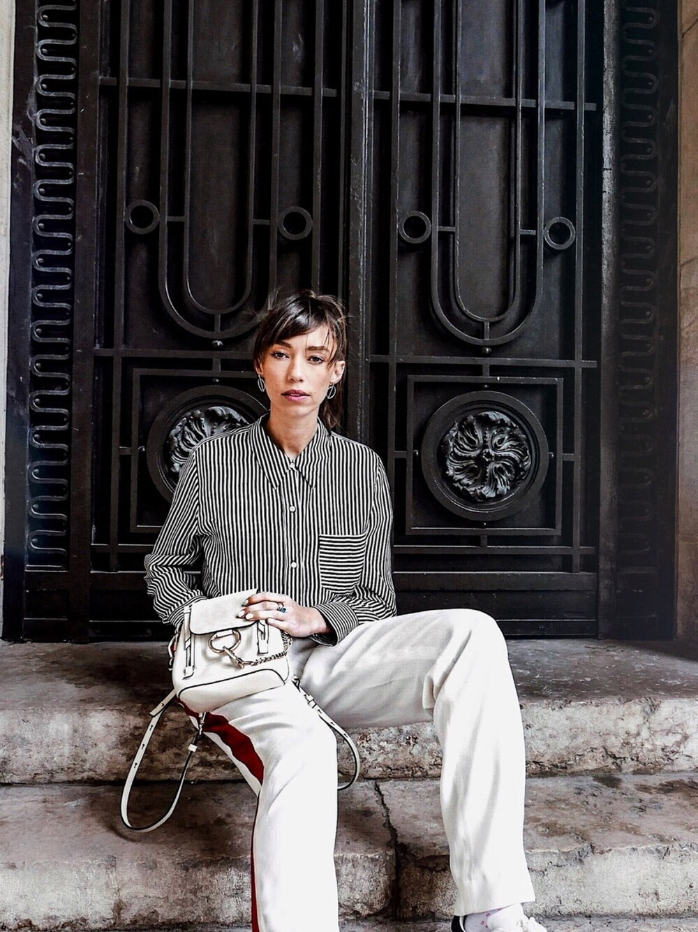 「ootd、outfit、summer、athleisure、AnthroStyle、contest、track pants」｜「URBAN OUTFITTERSのアイテム（トップス、その他）」を使った、Thania Peckさん（レディース・170cm）の春コーディネートの1枚目の写真