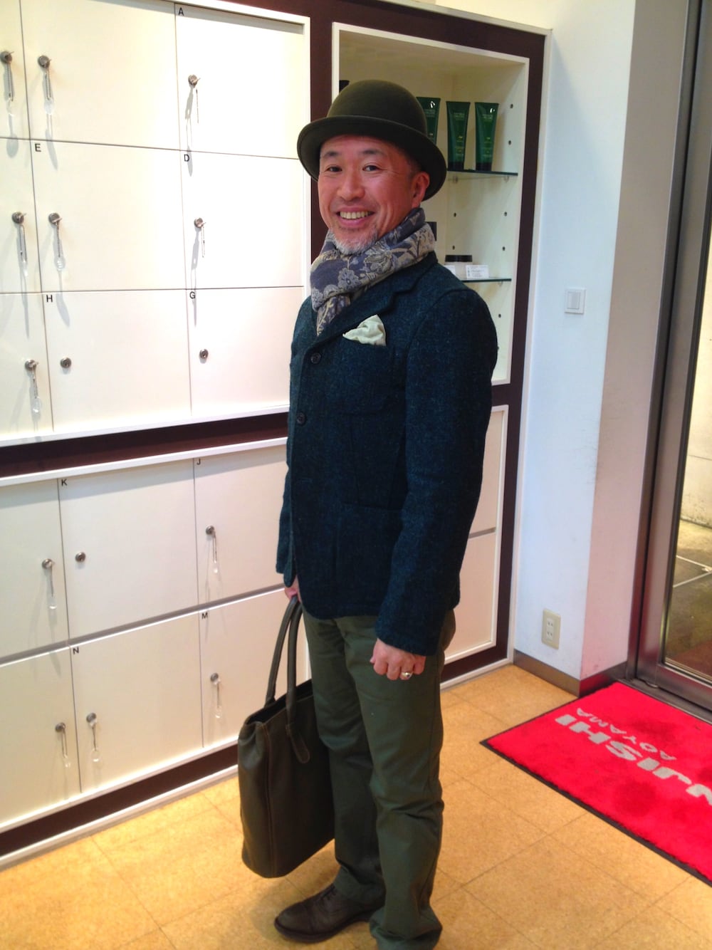 「HARRIS TWEEDのアイテム（テーラードジャケット、グリーン系）」を使った、Masahiko Tanioさん（メンズ・165cm）の夏コーディネートの1枚目の写真