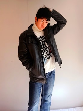 「しまむら（シマムラ）のアイテム（Tシャツ/カットソー）」を使った、西村泰一さん（メンズ・161cm）の冬コーディネート
