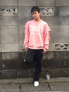 「Roots Canadaのアイテム（トップス）」を使った、西村泰一さん（メンズ・161cm）の春コーディネート