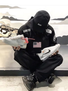 「off white」｜「アイテム（ブルゾン）」を使った、島太郎さん（メンズ・168cm）の冬コーディネート