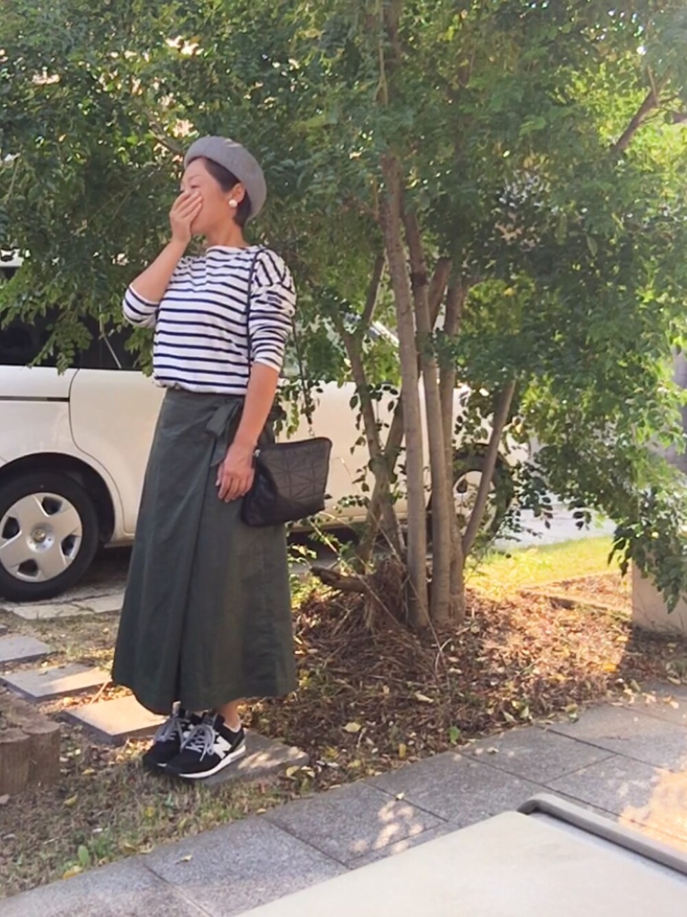 「カジュアル、シンプル、秋色、きれいめカジュアル、ラフ、ママファッション、カーキ、UNIQLO、ベレー帽、ボーダートップス」｜「GLOBAL WORKのアイテム（ハンチング/ベレー帽、グレー系）」を使った、こうさん（レディース・152cm）の秋コーディネートの1枚目の写真
