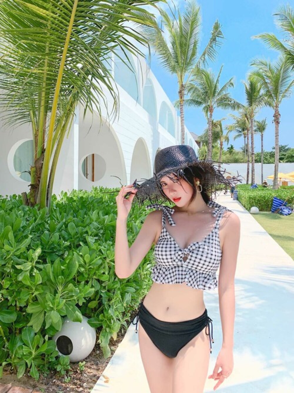 「ショートパンツ、水着、swimwear、3点セット、SAINT FILLE、ビキニ水着、Angel Luna、高めのウエスト、フレアビキニ水着、フリル付きのブラ」｜「SAINT FILLEの女性らしく可愛い柔らかフレアでスタイルUP ビキニ水着（水着、その他）」を使った、エンジェルルナさん（レディース・165cm）の春コーディネートの1枚目の写真