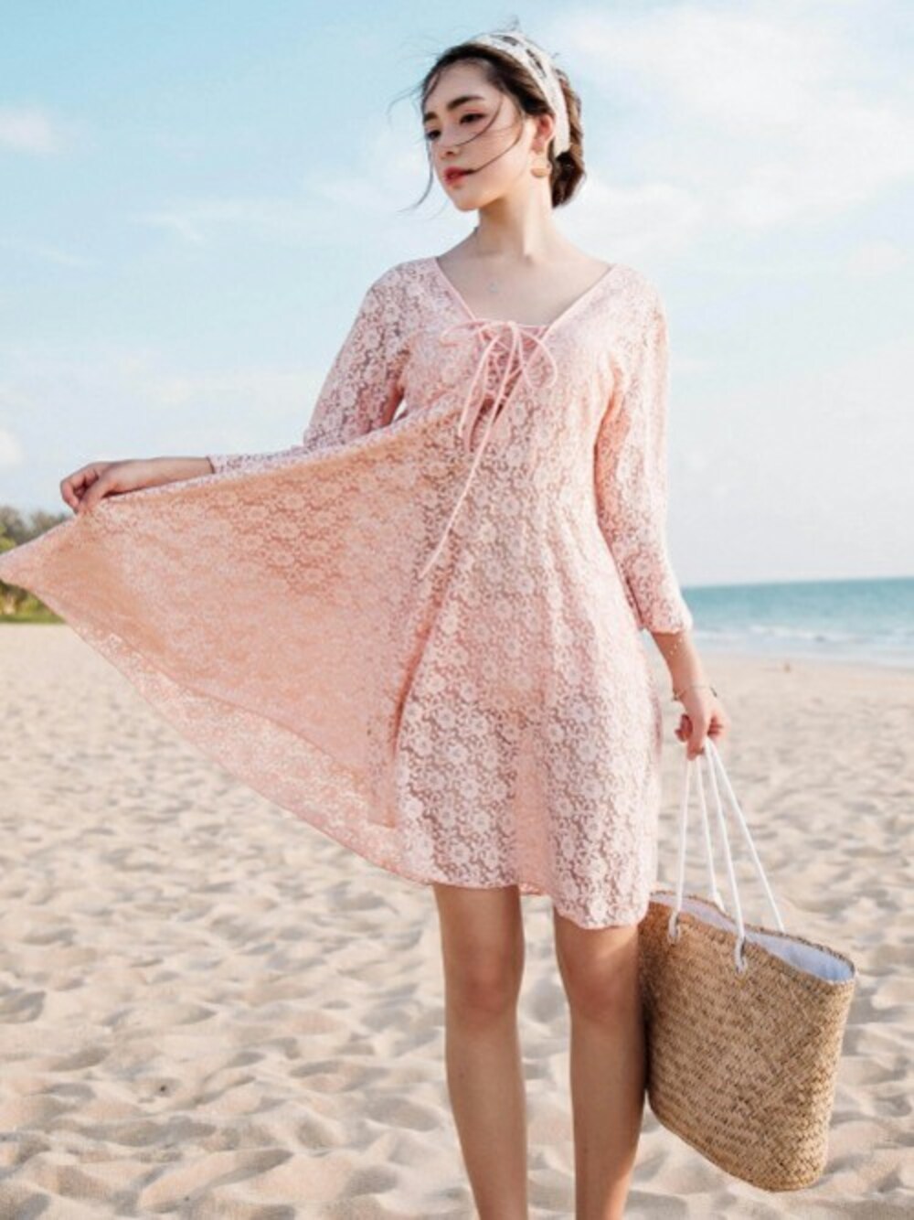 「水着、swimwear、おしゃれ水着、エンジェルルナ、angelluna、体型カバー水着、レディース水着、リゾート水着、かわいい水着」｜「Angel Lunaの【4点セット】花柄コットンレースフレアのワンピース付ビキニ水着 インナーショーツ付き 2019新作（水着、ピンク系）」を使った、エンジェルルナさん（レディース・165cm）の春コーディネートの1枚目の写真