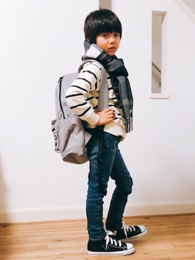 「アイラブCONVERSE」｜「アイテム（スウェット）」を使った、Keiさん（キッズ・120cm）の冬コーディネート