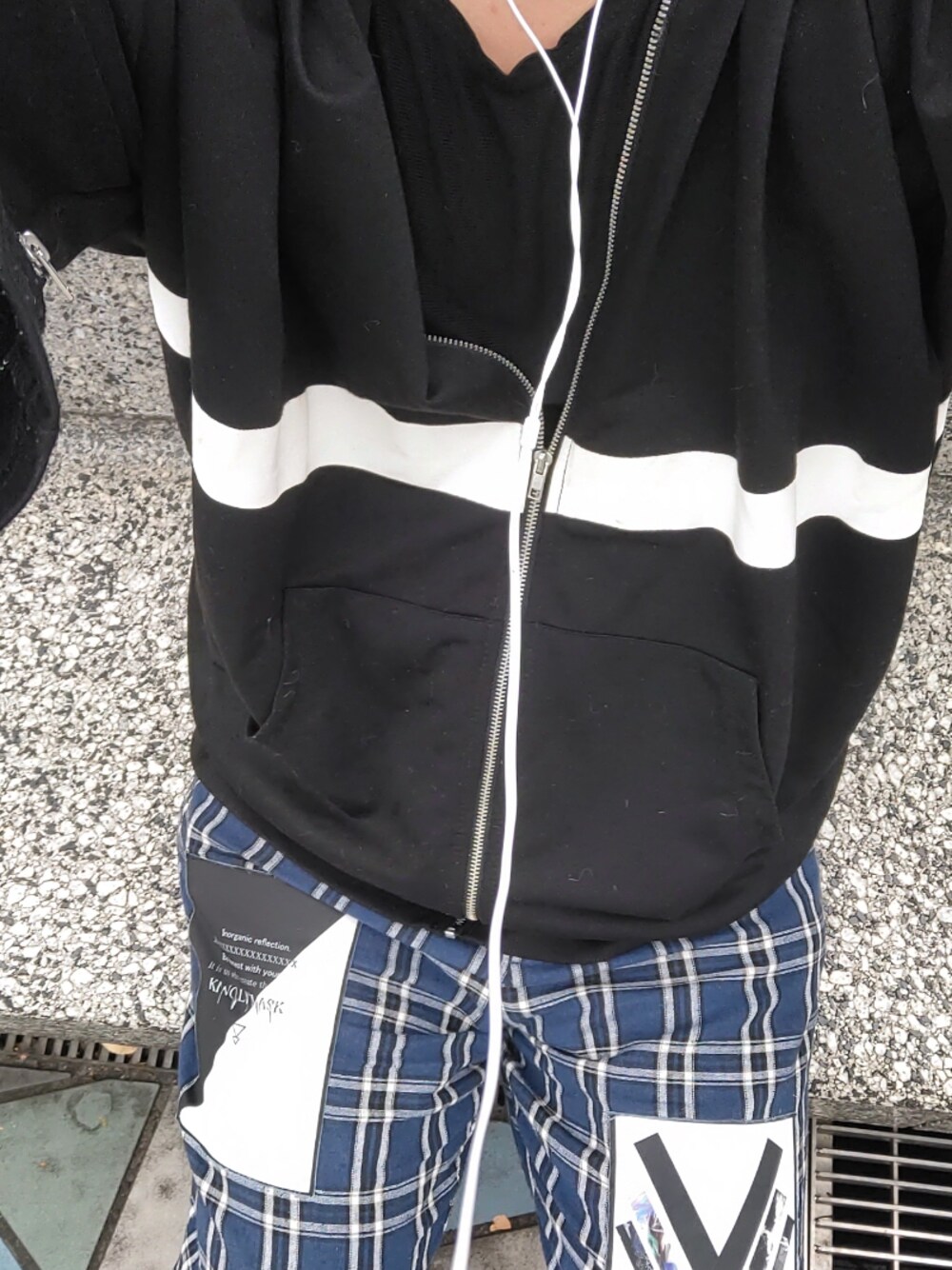 「後楽園」｜「kinglymaskのアイテム（パーカー、ブラック系）」を使った、M_aohさん（メンズ・167cm）の秋コーディネートの1枚目の写真