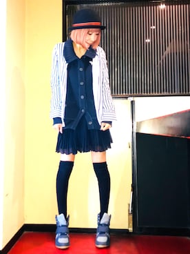 「Abercrombie&Fitch（アバークロンビーアンドフィッチ）のアイテム（スウェット）」を使った、漆黒のぷりんきぃ🌙*.｡★*ﾟさん（レディース・153cm）の冬コーディネート