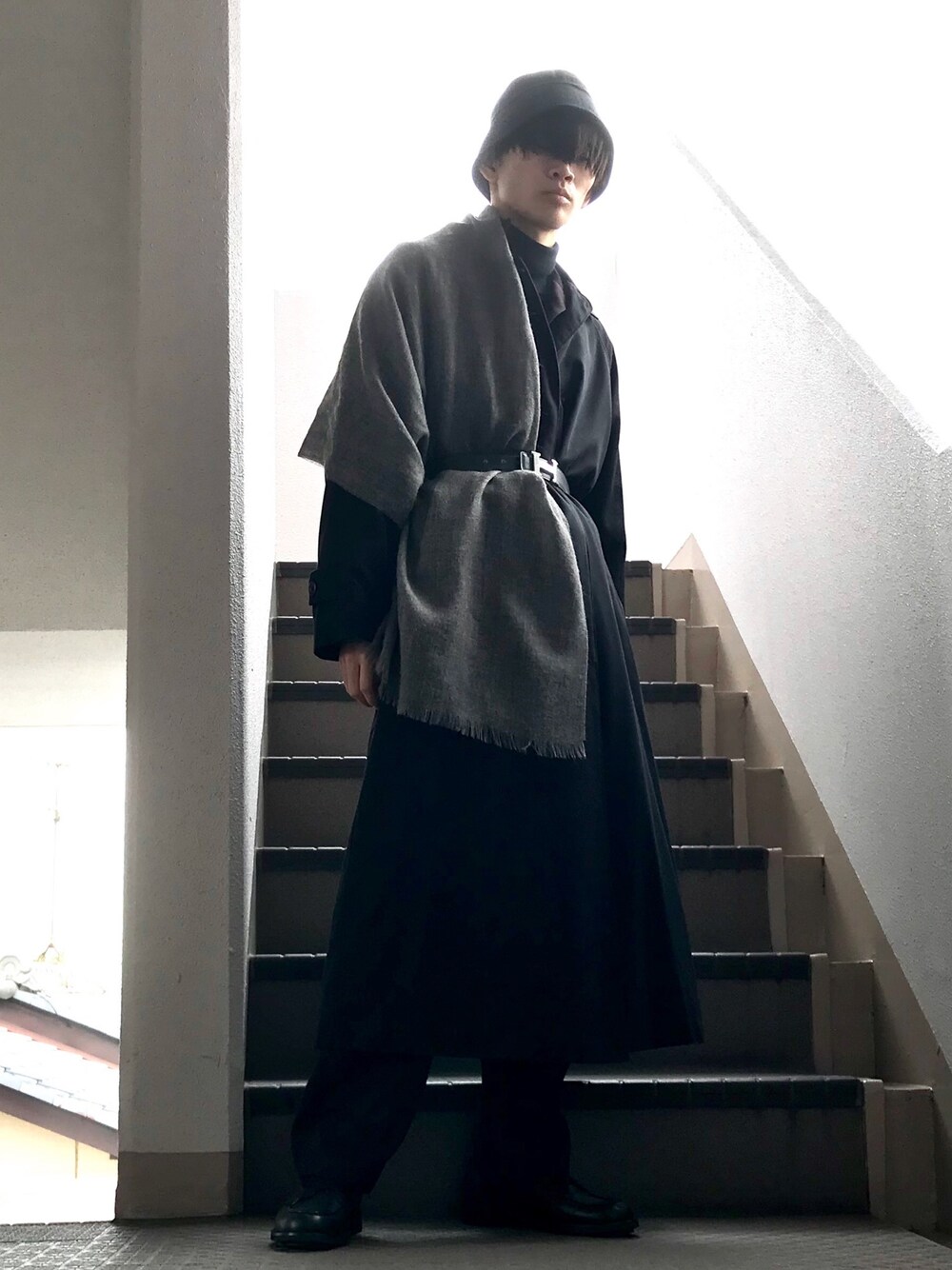 「年末WEAR感謝祭、おしゃれさんと繋がりたい、オーバーサイズ、ウエストマーク、LONDONFOG、UNIQLO、Adam et Rope'、HERMES、THE INOUE BROTHERS、VARISISTA」｜「UNIQLOのエクストラファインメリノタートルネックセーター（長袖）（ニット/セーター、ブラック系）」を使った、shinさん（メンズ・172cm）の冬コーディネートの1枚目の写真