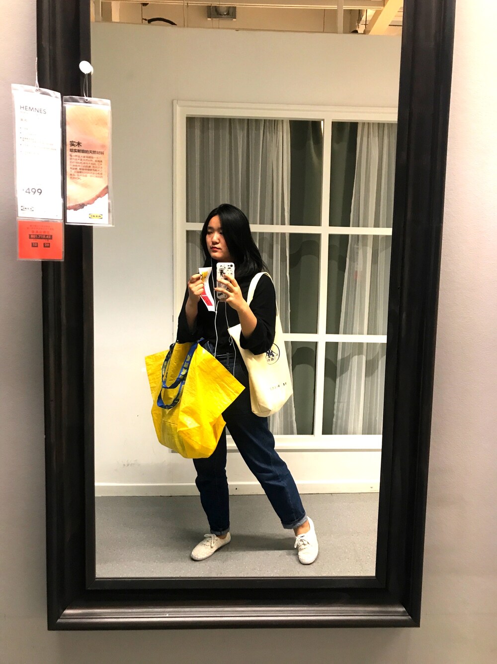 「IKEA、shopping、alone」｜「MANGOのアイテム（ニット/セーター、ブラック系）」を使った、dollydongさん（レディース・167cm）の春コーディネートの1枚目の写真