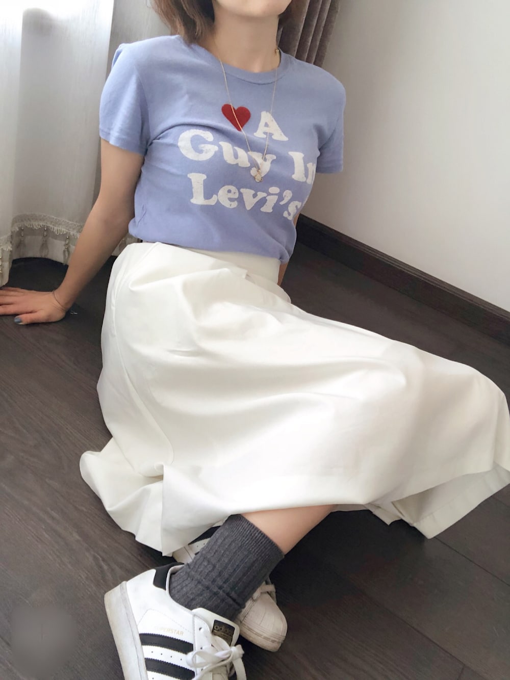 「adidas Originalsのアイテム（スニーカー、ホワイト系）」を使った、喝热水的小怪兽さん（レディース・168cm）の春コーディネートの1枚目の写真