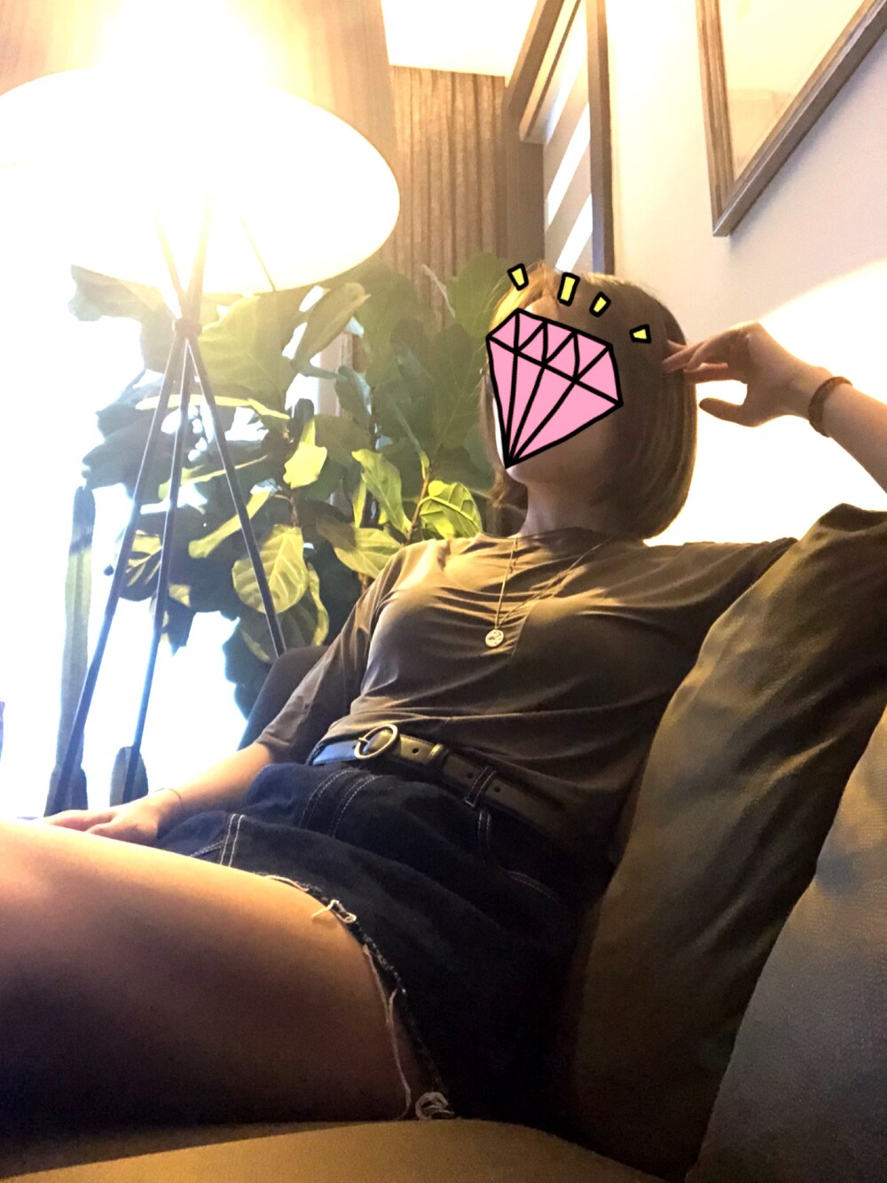 「TOPSHOPのアイテム（デニムスカート、ブルー系）」を使った、喝热水的小怪兽さん（レディース・168cm）の夏コーディネートの1枚目の写真