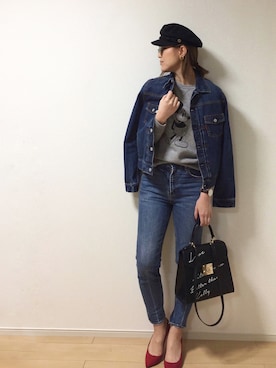 「ミッキーT」｜「アイテム（デニムジャケット）」を使った、erina さん（レディース・165cm）の冬コーディネート