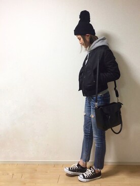 「Ungrid（アングリッド）のフレイドヘムストスリ（デニムパンツ）」を使った、erina さん（レディース・165cm）の冬コーディネート