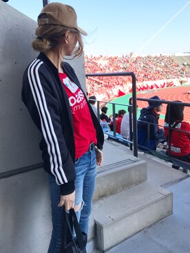 キャップを使った サッカー観戦 の人気ファッションコーディネート 髪型 セミロングヘアー Wear