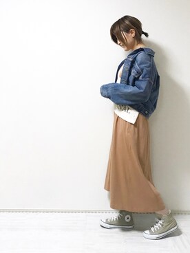 「秋のブラウンスタイル」｜「アイテム（デニムジャケット）」を使った、erina さん（レディース・165cm）の秋コーディネート