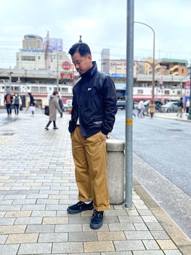 「SCHOTT」｜「アイテム（マウンテンパーカー）」を使った、wakiさん（メンズ・165cm）の春コーディネート