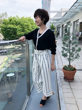 「Banana Republic（バナナリパブリック）のBlake Wide Leg Fit ストレッチ リネン・コットン ペーパーバッグウエスト クロップドパンツ（その他パンツ、ホワイト系）」を使った、バナナ・リパブリック星が丘テラスさん（レディース・158cm）の夏コーディネート