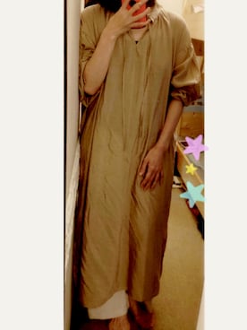 「LOWRYS FARM（ローリーズファーム）のカフタンワンピース　870306（ワンピース、ベージュ系）」を使った、YUKIさん（レディース）の春コーディネート