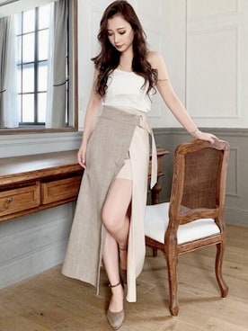 「アイテム（チューブトップ）」を使った、RESEXXYさん（レディース・155cm）の秋コーディネート