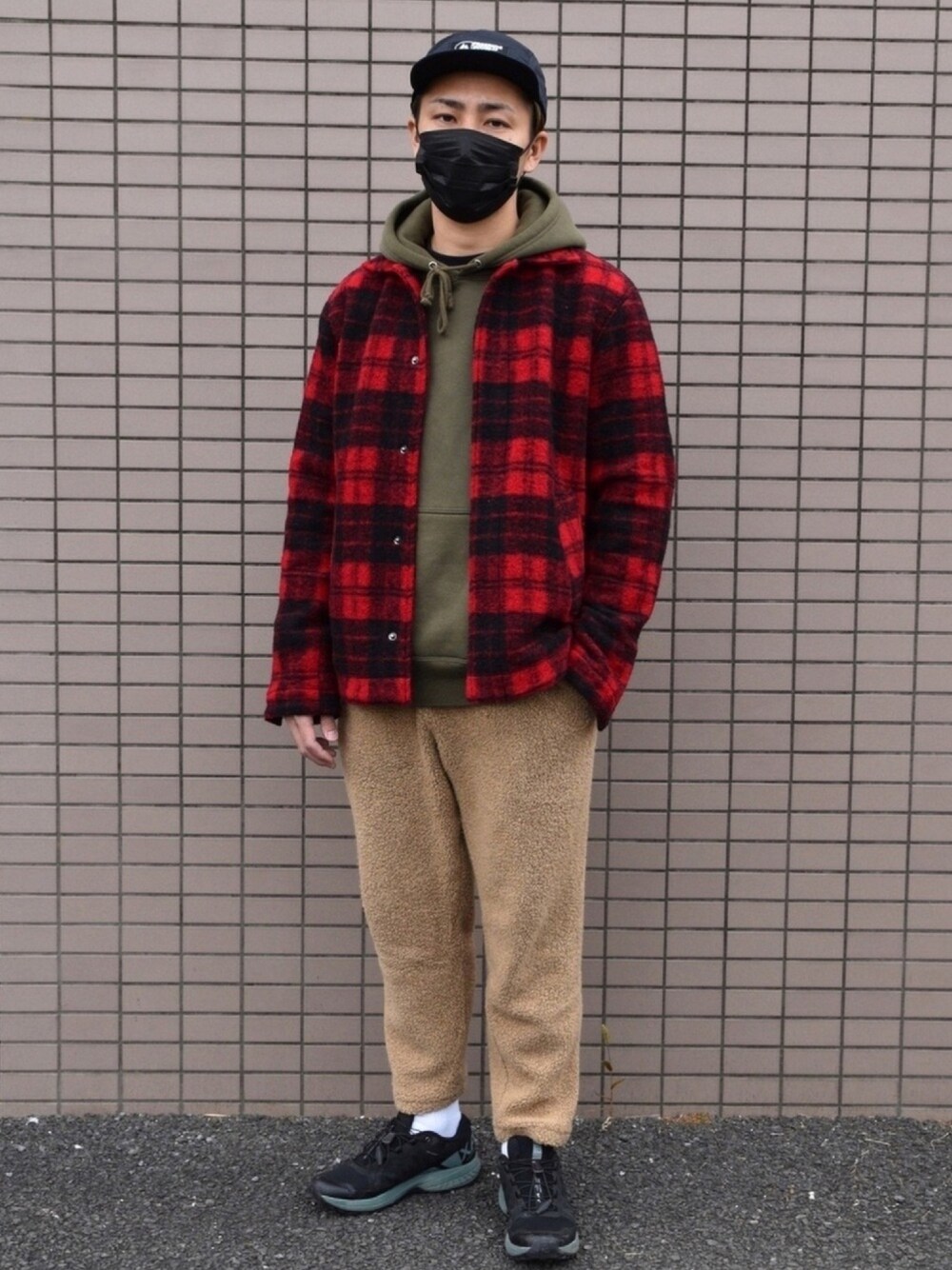 「ウールパンツ、ウールジャケット、ウールシャツ、アウトドアミックス、アウトドアコーデ、アウトドア、キャンプスタイル、キャンプ、キャンプコーデ、A-Frame」｜「PeakPerformanceのアイテム（シャツ/ブラウス、レッド系）」を使った、Shun50さん（メンズ・170cm）の冬コーディネートの1枚目の写真