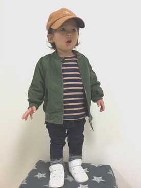 「ホワイトスニーカー」｜「アイテム（MA-1）」を使った、◡̈ nosu.Kさん（キッズ・80cm）の秋コーディネート