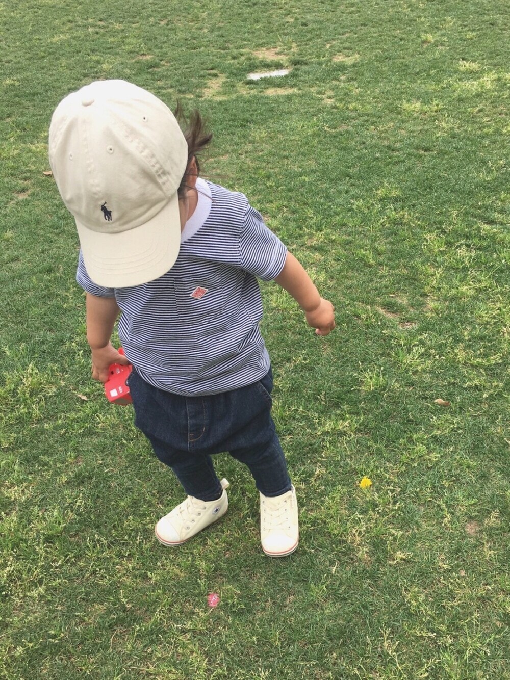 「キッズコーデ、ボーダー、Danton、サルエルパンツ、ベージュ、キャップ、男の子、公園コーデ、2歳」｜「POLO RALPH LAURENのアイテム（キャップ、ベージュ系）」を使った、◡̈ nosu.Kさん（キッズ・80cm）の春コーディネートの1枚目の写真