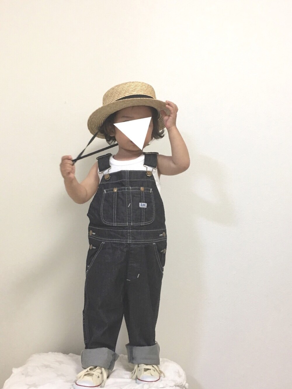 「キッズコーデ、男の子、オーバーオール、サロペット、デニム、LEE、カンカン帽、オーバーサイズ、2歳、コンバース」｜「Leeのオーバーオール（サロペット/オーバーオール、ブルー系）」を使った、◡̈ nosu.Kさん（キッズ・80cm）の夏コーディネートの1枚目の写真