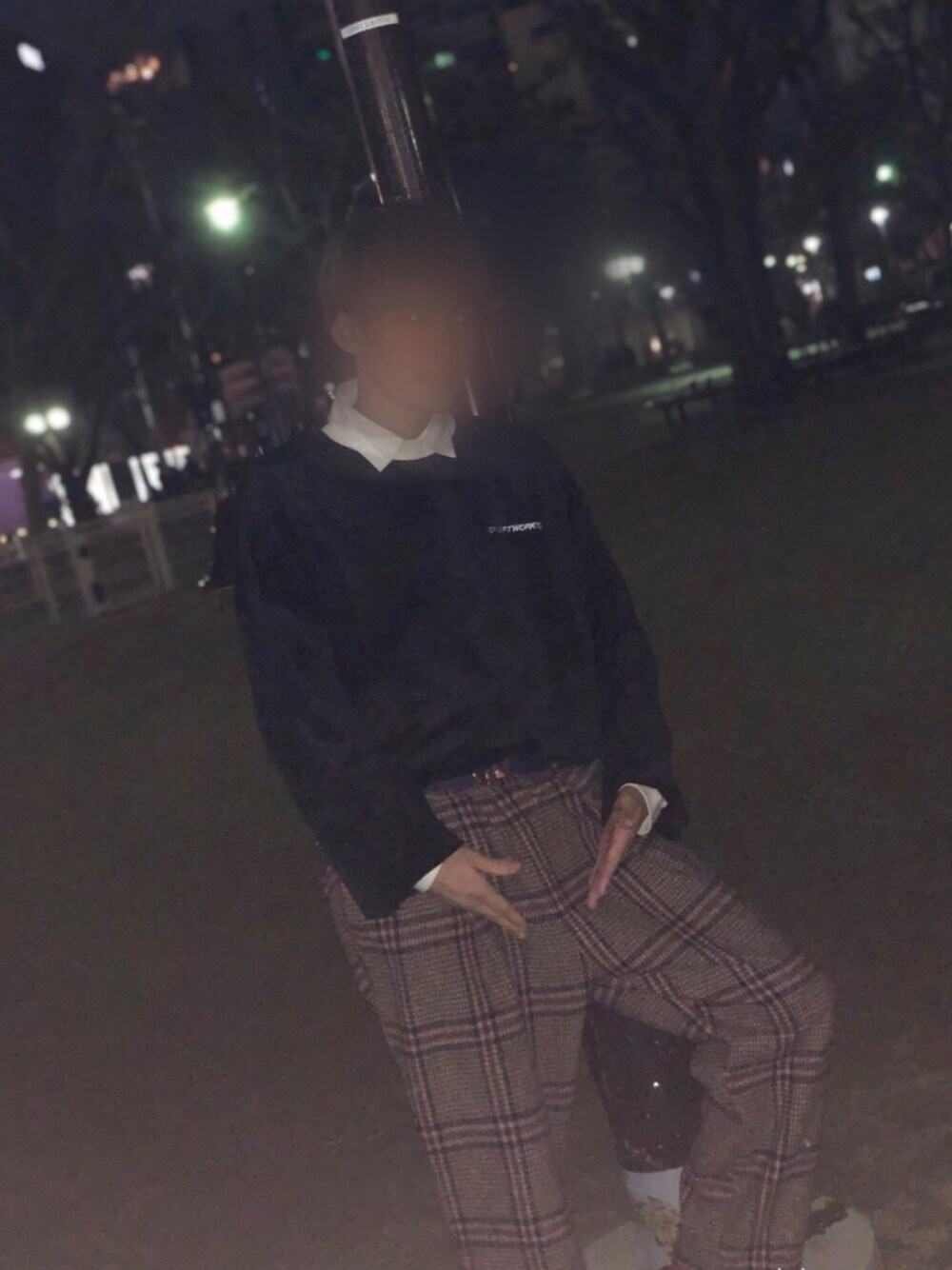 「おしゃれさんと繋がりたい、シンプルコーデ、はるコーデ、黒、バンズ、バスラ、西野七瀬、ありがとう」｜「WHO'S WHO galleryのCRAFTWORKベロアビッグクルースウェット（スウェット、ブラック系）」を使った、ふーちんまるさん（メンズ・170cm）の冬コーディネートの1枚目の写真