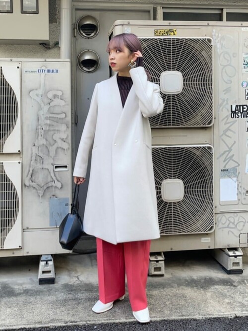 恵利香(UNITED TOKYO 神宮前 W)｜UNITED TOKYOのノーカラーコートを