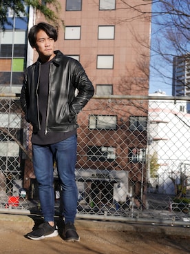 「jiggys shop（ジギーズショップ）のアイテム（ライダースジャケット）」を使った、Shinoさん（メンズ・170cm）の冬コーディネート