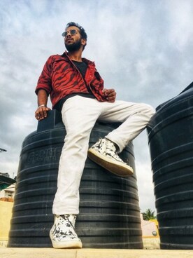 「kicks」｜「アイテム（ジャケット/アウター）」を使った、Taeb Ali Khanさん（メンズ・168cm）の秋コーディネート