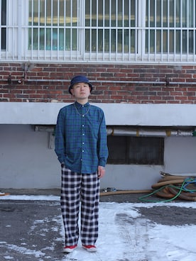 「アイテム（スーツベスト、パープル系）」を使った、최송혁さん（メンズ・179cm）の冬コーディネート